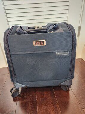 Briggs and Riley 4-wheel Baseline Cabin Spinner carry-on luggage